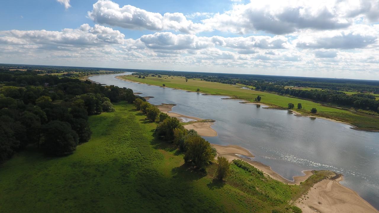 Отель Alter Hof Am Elbdeich Unbesandten Экстерьер фото